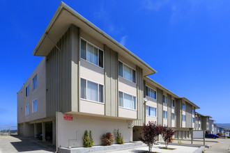 Clarinada Apartments in Daly City, CA - Building Photo - Building Photo