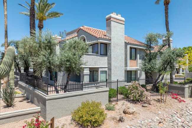 Venetian I & II in Scottsdale, AZ - Building Photo - Building Photo
