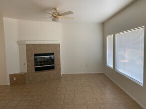 10620 Amber Ridge Dr in Las Vegas, NV - Building Photo - Building Photo
