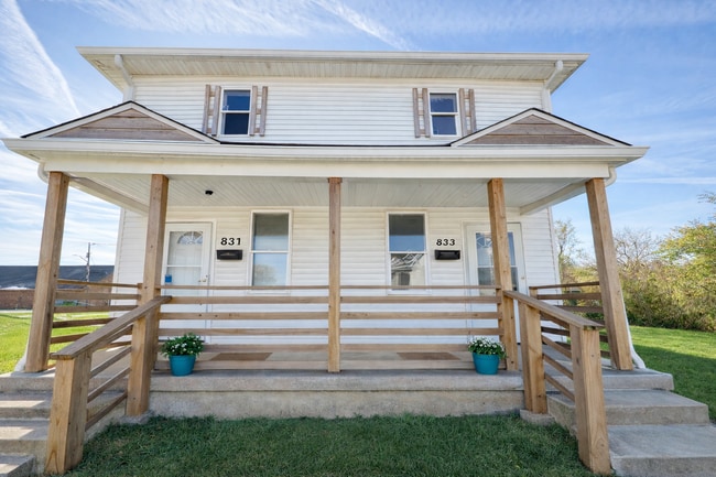 property at 831 W 27th St