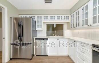 4518 Ascot Cir S in Sarasota, FL - Building Photo - Building Photo