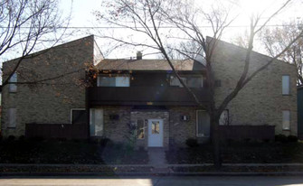 7855 W Oklahoma Ave in Milwaukee, WI - Building Photo