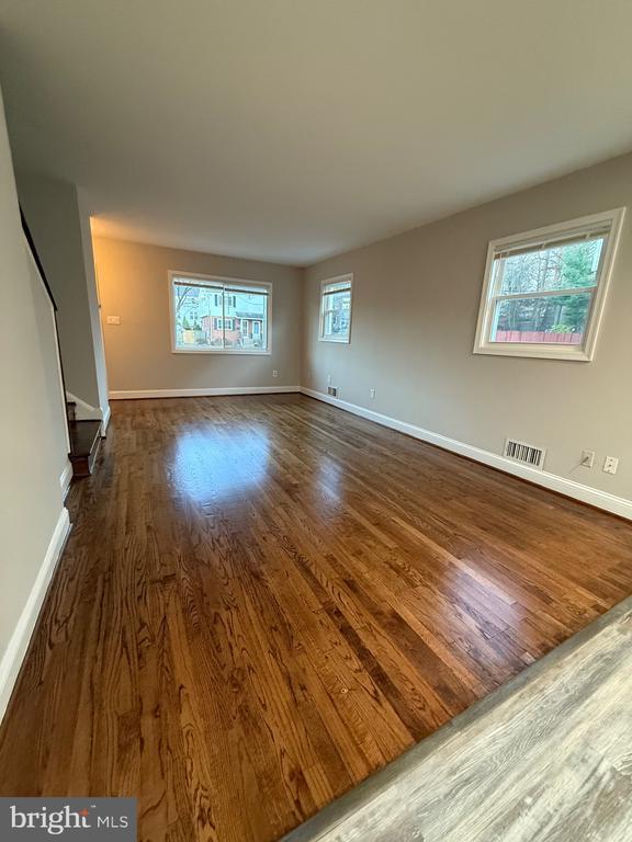 property at 5852 Mt Vernon Dr