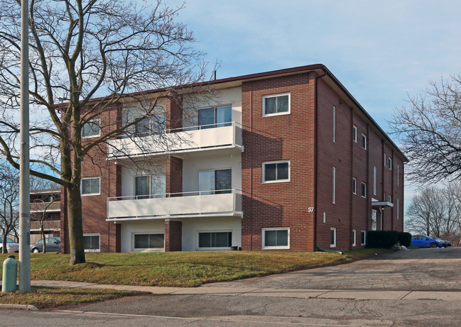 57 Conroy Cres in Guelph, ON - Building Photo - Primary Photo