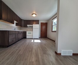 362 Coolidge St, Unit 362 in Green Bay, WI - Building Photo - Building Photo