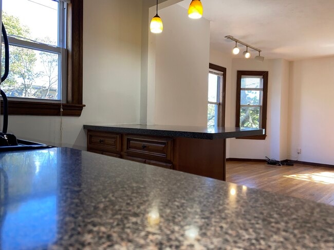 88 Sheridan St, Unit #4