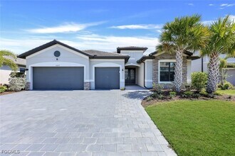 11477 Canopy Loop in Ft. Myers, FL - Foto de edificio - Building Photo