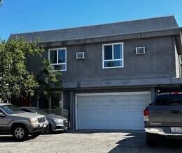 Pico/Robertson Area in Los Angeles, CA - Foto de edificio - Building Photo