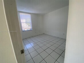5775 W 20th Ave in Hialeah, FL - Building Photo - Building Photo