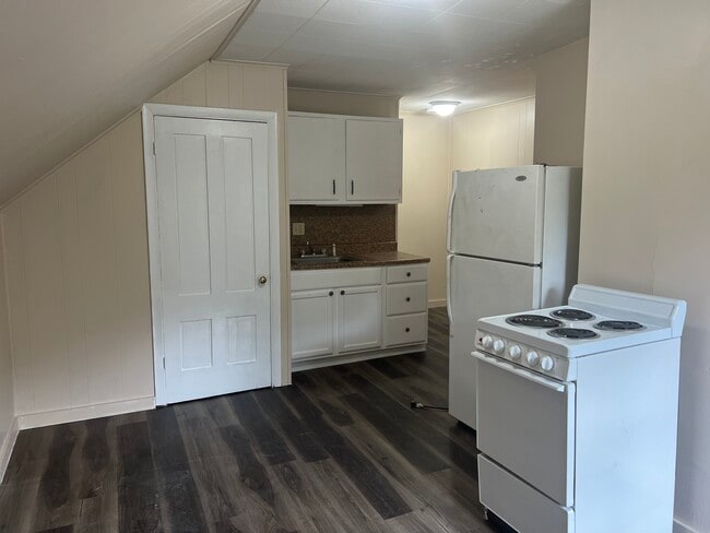 352 Court St, Unit #3