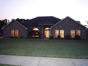 102 Ashgrove Dr in Huntsville, AL - Building Photo - Building Photo