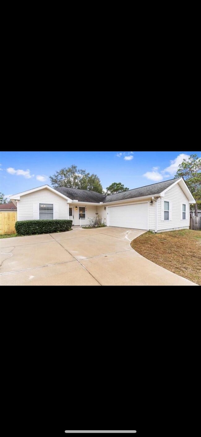 15 Loblolly Cir in Midway, FL - Building Photo - Building Photo