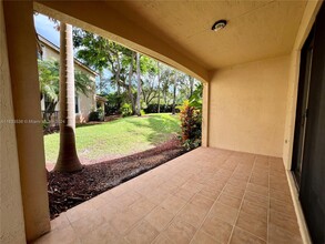 3834 Tree Top Dr in Weston, FL - Building Photo - Building Photo