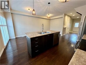 7 Pinot Cres in Stoney Creek, ON - Building Photo - Building Photo