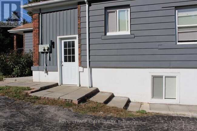 238 Sanatorium Rd in Hamilton, ON - Building Photo - Building Photo