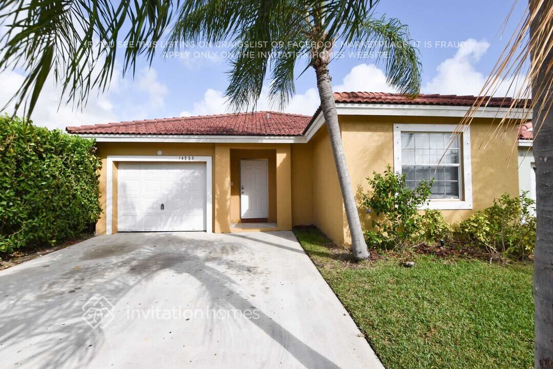 14233 SW 177th Terrace in Miami, FL - Building Photo
