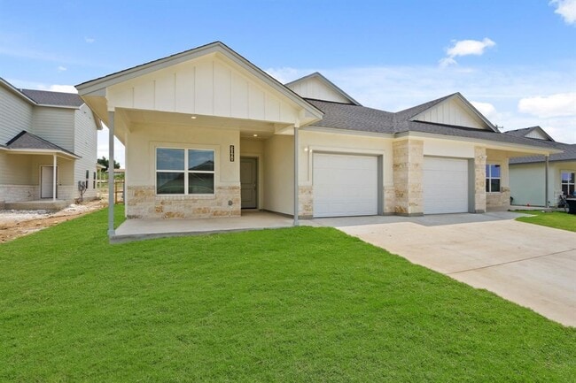 506 Whirlaway Dr in Jarrell, TX - Building Photo - Building Photo