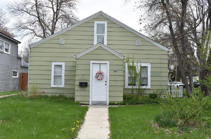 607 S Wisconsin St in Conrad, MT - Building Photo