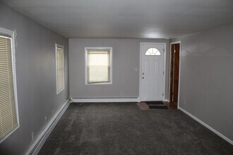 1372 Allen St in Burton, MI - Building Photo - Building Photo