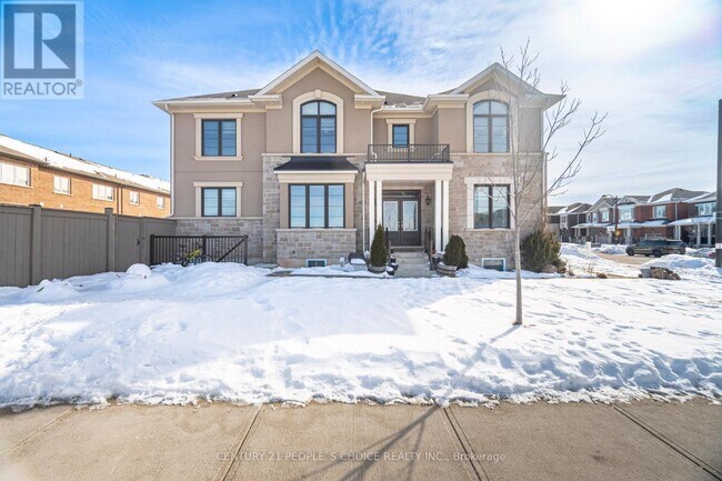 744 Kennedy Cir W in Milton, ON - Building Photo - Building Photo