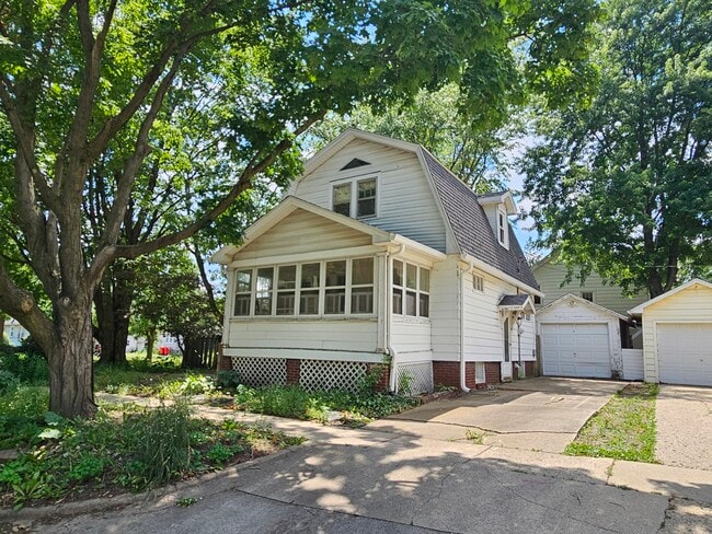 property at 1602 W University Ave