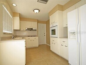 786 Colony Ln in Largo, FL - Building Photo - Building Photo