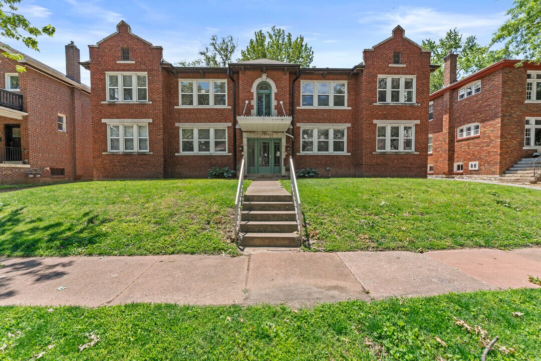 7350 Amherst Ave-Unit -2E in University City, MO - Building Photo