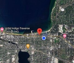 853 E Front St, Unit cottage 2 in Traverse City, MI - Building Photo