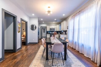 988 Mayson Turner Rd NW in Atlanta, GA - Building Photo - Building Photo