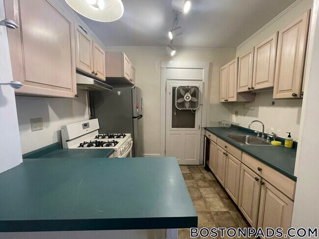 64 Charlesgate E in Boston, MA - Building Photo - Building Photo