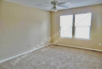 9004 E 85 St in Raytown, MO - Building Photo - Building Photo