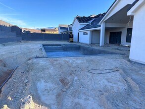 2302 S Tall Grass Ln in Saint George, UT - Building Photo - Building Photo