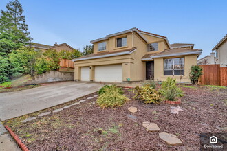 2032 Crater Peak Way in Antioch, CA - Building Photo - Building Photo