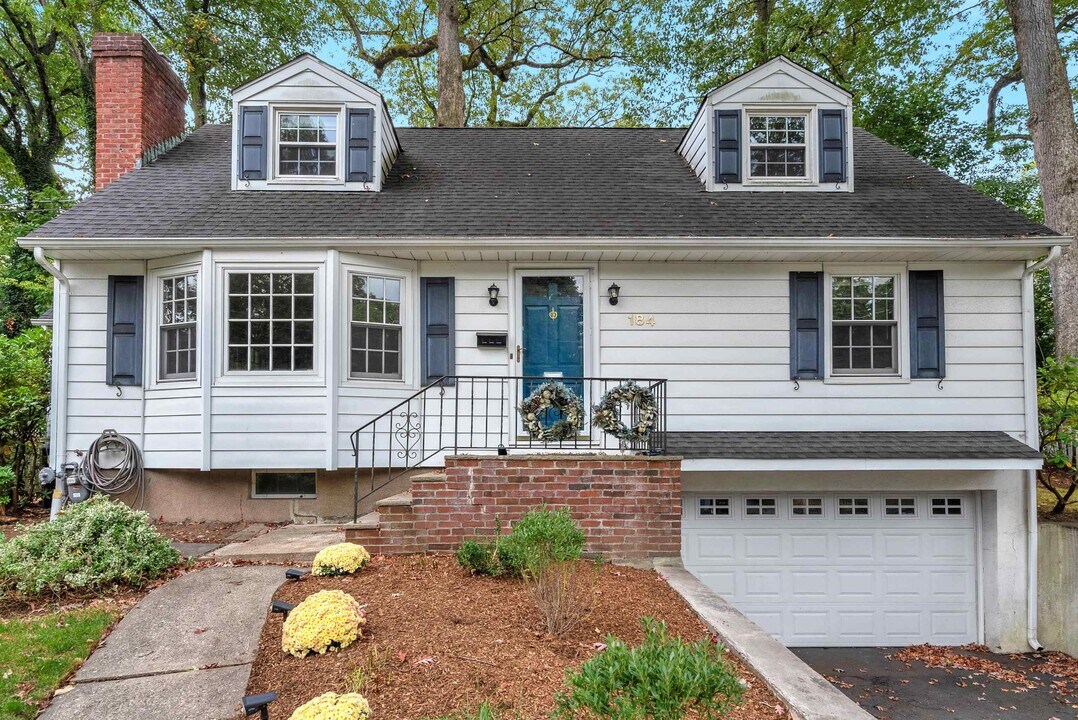 184 Glen Ave in Ridgewood, NJ - Foto de edificio