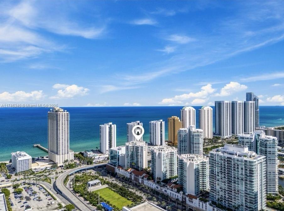 150 Sunny Isles Blvd in Sunny Isles Beach, FL - Foto de edificio
