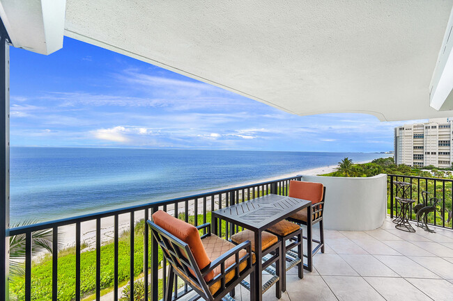 property at 4005 Gulf Shore Blvd N