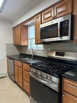 12 Central Dr in Nanuet, NY - Building Photo