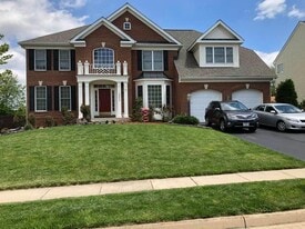 10623 Red Wine Ct in Manassas, VA - Building Photo