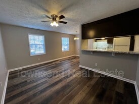 1433 Ireland Dr in Fayetteville, NC - Building Photo