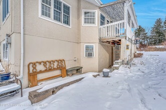 1314 Fairview Rd in Clarks Summit, PA - Foto de edificio - Building Photo