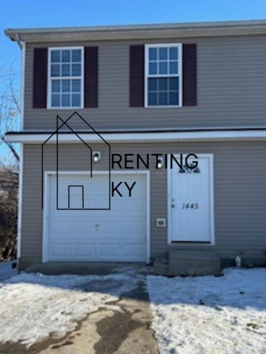 1445 Westwood Dr in Winchester, KY - Building Photo