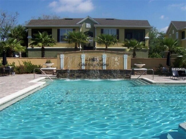 10025 Courtney Palms Blvd in Tampa, FL - Building Photo - Building Photo