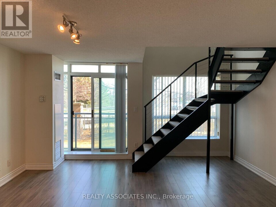 51 Baffin Ct in Richmond Hill, ON - Building Photo