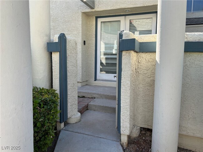 8901 Antioch Way in Las Vegas, NV - Building Photo - Building Photo