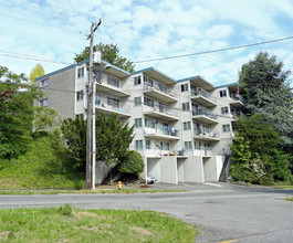 Magnolia Terrace Apartments in Seattle, WA - Building Photo - Building Photo