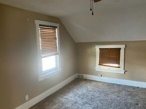 4821 Harlem Rd, Unit Upstairs in Buffalo, NY - Building Photo - Building Photo