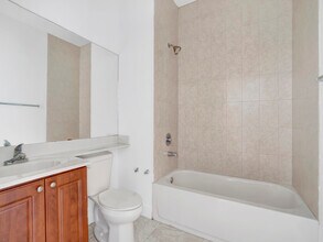 18130 NW 59th Ave in Hialeah, FL - Building Photo - Building Photo