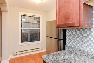 430 W Roscoe St in Chicago, IL - Building Photo - Building Photo