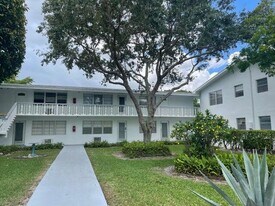 407 Sheffield N in West Palm Beach, FL - Building Photo