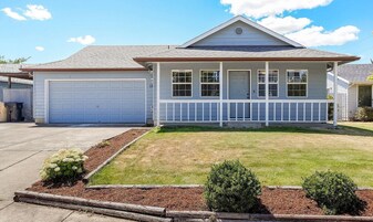 122 Goldfish Farm Rd SE in Albany, OR - Building Photo